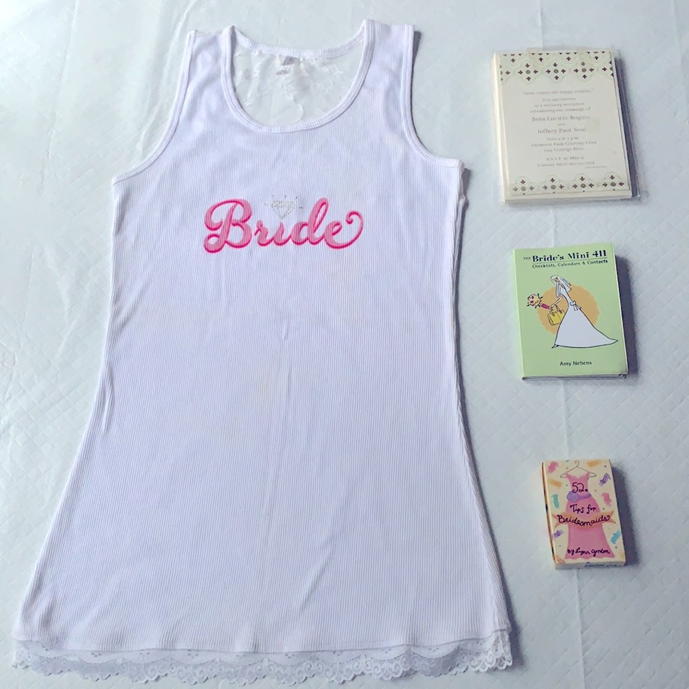 Bride lot of accessories:tank top,invitations kit,the Brides Mini 411,52 tips